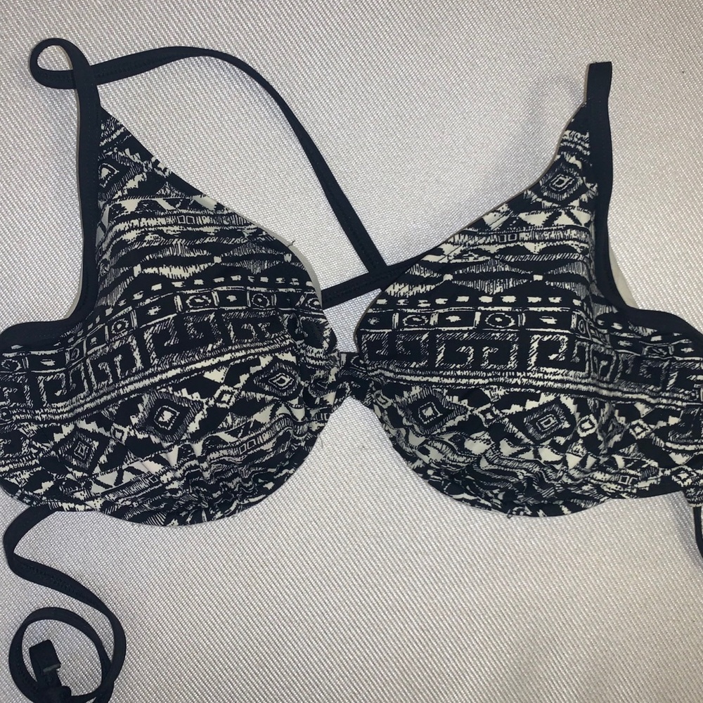 Women’s bathing suit top